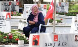 Şehit anneleri, Anneler Günü'nde evlatlarının kabri başında dua etti