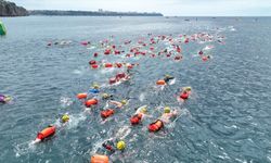X-Waters yüzme yarışları Antalya'da yapıldı