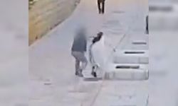 Fanatik Yahudi'nin işgal altındaki Doğu Kudüs'te rahibeyi darbettiği görüntüler ortaya çıktı