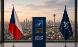 Çekya'da, Ankara'daki NATO Zirvesi'ne kimin katılacağı konusundaki anlaşmazlık sürüyor