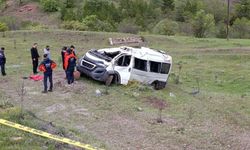 Öğrenci servisinin devrilmesi sonucu 2 öğrenci ve sürücü öldü, 7 öğrenci yaralandı