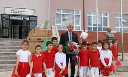 Gölbaşı'nda başarılı öğrencilere bisiklet hediye edildi