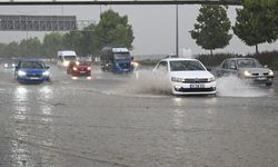 Ankara'da sağanak ve dolu etkili oluyor