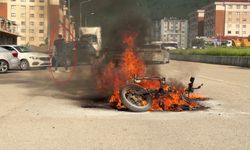 Bir gün önce tamirden aldığı motosikleti sipariş götürürken alev alıp küle döndü