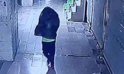 Çöp poşeti ile yüzünü saklayıp, çay ocağını yaktı