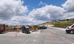 Çorum’da otomobille hafif ticari araç çarpıştı: 2’si ağır, 5 yaralı