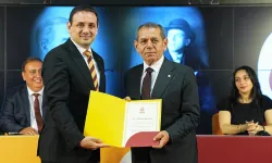 Galatasaray'da başkan Dursun Özbek ve kurulları mazbatalarını aldı
