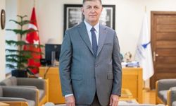 İzmir Büyükşehir Belediye Başkanı Cemil Tugay, CHP’den istifa etti