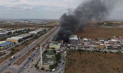 Konya'da yatak fabrikasında yangın; 1 itfaiye eri yaralandı