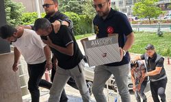 Otomobilin vites körüğünde uyuşturucu sevkiyatı; 2 tutuklama