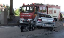 Tuzla’da gişelerde beton bariyere çarpan otomobilin sürücüsü öldü