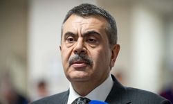 Bakan Tekin: Cuma günü bir gün idari izin verdik, sınavın yapılacağı okullarda hazırlıkları yapacağız