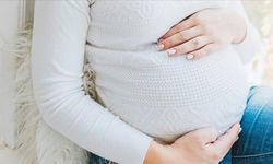 Gebelikte iş yerinde fazla ayakta durma, yürüme ve öne eğilme düşük riskini artırıyor