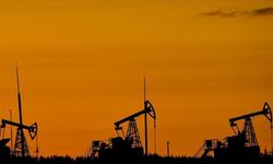 Hürmüz Boğazı'nda toparlanma sinyalleri Brent petrolü 75 doların altına çekti