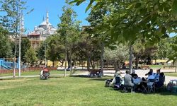 İstanbul'da sıcak havadan bunalanlar sahillere akın etti