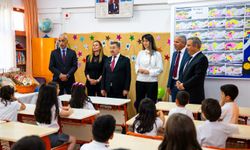 Yakup Odabaşı öğrencilerin karne heyecanına ortak oldu