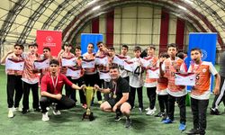 Hacı Bayram Veli Spor Ortaokulu namağlup Türkiye Şampiyonu