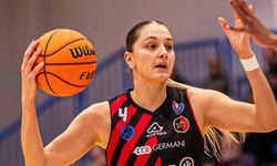 Nesibe Aydın'a Hırvat uzun forvet
