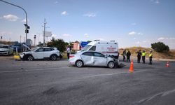 Kırıkkale'de iki otomobilin çarpıştığı kazada 6 kişi yaralandı