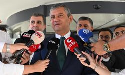 Özgür Özel, YENİ Parti'nin kuruluş evraklarını imzaladı