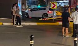 Uğradığı silahlı saldırının ardından hastaneye giderken kaza yaptı, hayatını kaybetti
