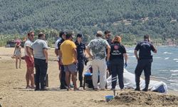İzmir'de sahilde erkek cesedi bulundu