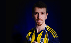 Fenerbahçe, Mert Hakan Yandaş ile yeni sözleşme imzaladı