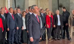 Özgür Özel, Anıtkabir'i ziyaret etti