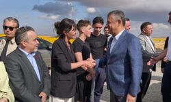 Özgür Özel, Deniz Göktaş'ı cezaevinde ziyaret etti