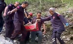 Şelalede 3 metre yükseklikten düşerek yaralanan kadın kurtarıldı
