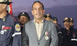 Venezuela depreminde 38 kişiyi kurtaran Türk vatandaşı Eser'e, "Kahramanlık Nişanı" takdim edildi