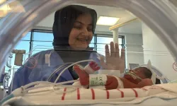 Anne karnındaki müdahale ayrık omurgalı bebeğin sağlıklı doğmasını sağladı