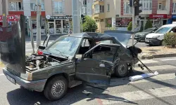 Çorlu’da iki otomobil çarpıştı; 2 yaralı