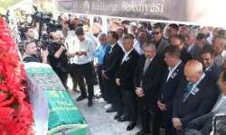 Özgür Özel, Yılmaz Büyükerşen'in kız kardeşinin cenazesine katıldı