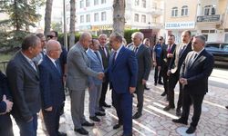 Ankara Valisi Canbolat, Çubuk ilçesinde esnaf ve vatandaşları ziyaret etti
