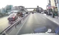 Avcılar D-100'de hızla ilerleyen 2 motosikletli çarpıştı