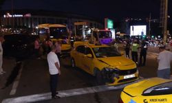 8 aracın karıştığı zincirleme kaza: 2 yaralı
