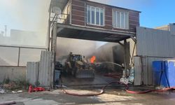 Kocaeli’de geri dönüşüm deposunda yangın