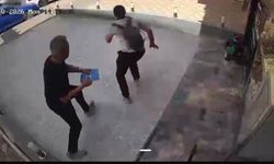Kuyumcudan bilezik çalan şüpheliyi esnaf yakaladı