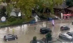 Rize'de sağanak cadde ve sokakları göle çevirdi