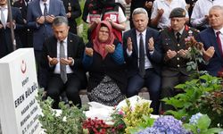Şehit Eren Bülbül, kabri başında anıldı