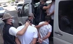 ‘Uyuşturucu ve fuhuşla mücadele’ adı altında 2 kişiyi darbeden 6 şüpheliden 3’ü tutuklandı