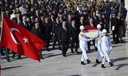 Ankara Valisi Canbolat, 19 Eylül Gaziler Günü'nde Anıtkabir'i ziyaret etti