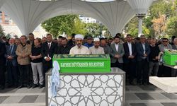Babasının kucağındayken üzerine kaya parçası düşen Kaan, toprağa verildi