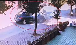 Caddede otomobiller çarpıştı; 3 yaralı