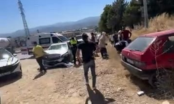 Otomobiller çarpıştı; 2’si çocuk, 6 yaralı