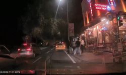 Fatih'te taksi şoförü ücrette anlaşamadığı yolcuları araçtan indirip darbetti