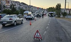 Otomobille çarpışan motosikletin sürücü yaralandı