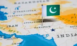 Pakistan'da yapay zeka tavsiyesiyle babasını zehirlemeye çalışan bir lise öğrencisi tutuklandı