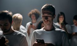 Telefonunuzun pilini tüketen 10 hata